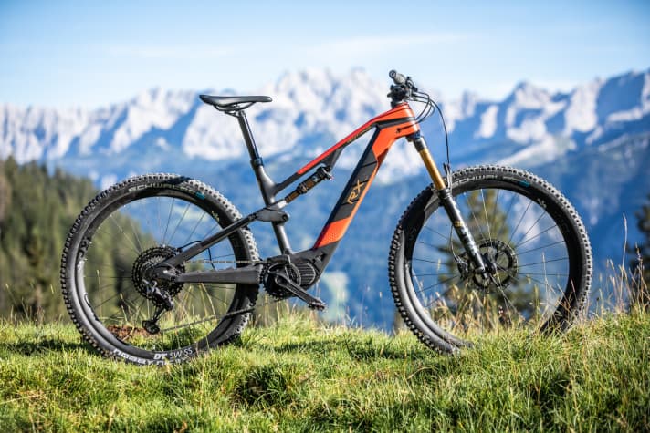   18.3 kilos! The Rotwild R.X 375 is currently probably the most consistent development with the new Shimano EP8. You can find out how the bike achieved its record dimensions <a href="https://www.bike-magazin.de/mountainbike/all-mountain/18-3-kilo-rotwilds-trail-rakete-mit-kleinem-akku/" rel="noopener noreferrer">in our detailed article</a>.