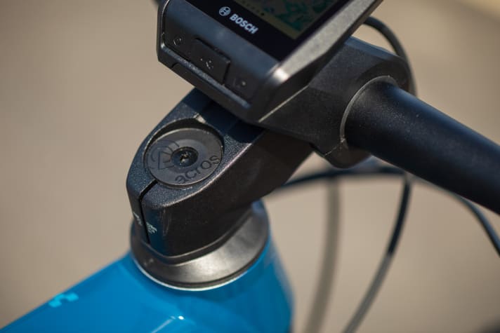   Zusammen mit Acros hat Cube für seine E-Bikes eine neue Steuersatz/Vorbau-Einheit entwickelt.