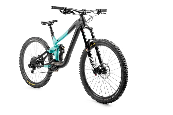   Norco Range C 7.2: Die Carbonvariante des Range gibt es in vier Modellen ab 3800 bis 6000 Euro. Wem das zu viel ist, der kriegt das Range aus Alu ab 2600 Euro.   