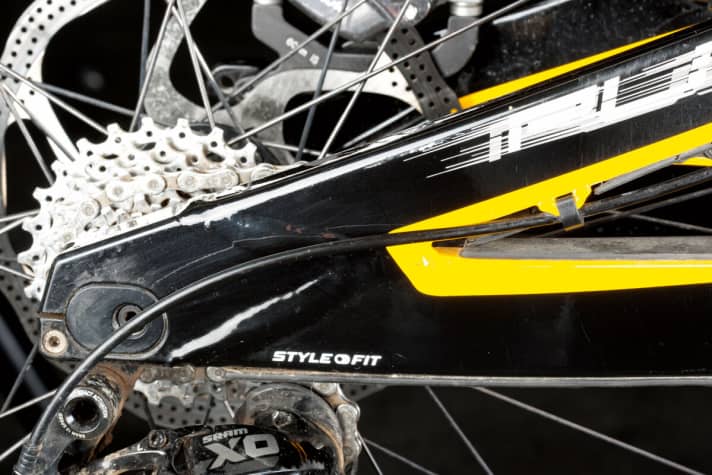   Long and longer: The rear triangle of the Nukeproof Pulse Pro can be stretched from 435 to 445 millimetres using the axle chip. We liked the short setting.