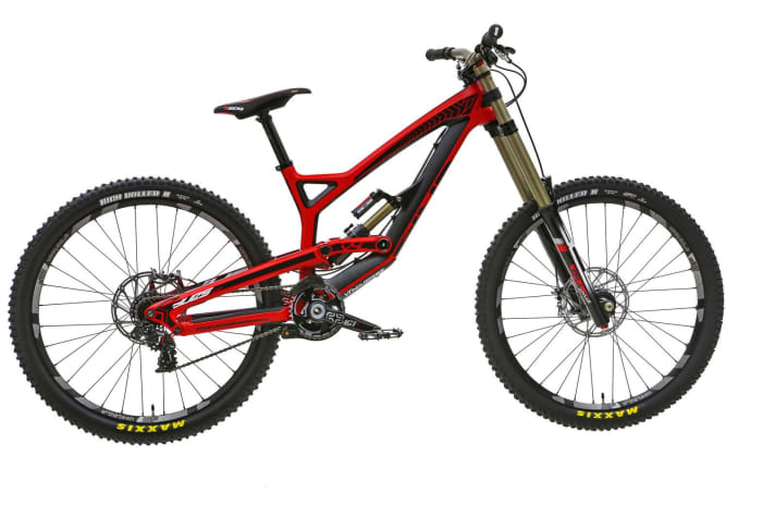  Das teure Modell „Tues CF Pro" mit edlen BOS Federelementen. Preis: 3999 Euro.
