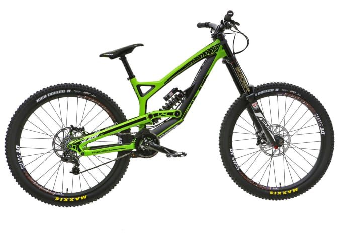   The affordable "Tues CF Comp" for 3499 euros with Rock Shox suspension elements.