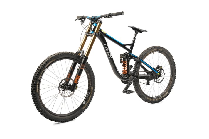  Big Foot: The Swoop 200 is a real ironing board. Mega-long wheelbase, mega-flat steering angle, mega safety. Add to that the larger wheel diameter and there are no more excuses. Your mate was faster again? It certainly wasn't the Swoop!