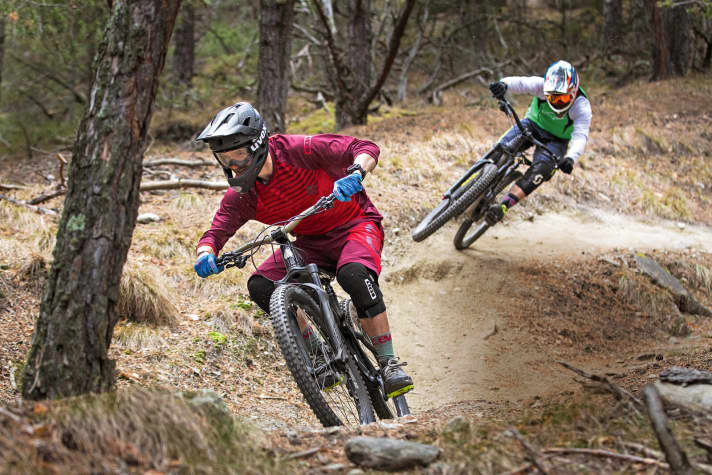   Laurin Lehner (30): "Both are first-class bikes. For me, the Intense is the more consistent trail bike because it is light, powerful and direct. If I had to choose, I would still go for the all-rounder Evil."   Chris Schleker (47): "The Intense has enormous propulsion, but the rear end is too firm and insensitive. The Evil has the right mix of active handling and sensitive suspension - clearly my favourite."    