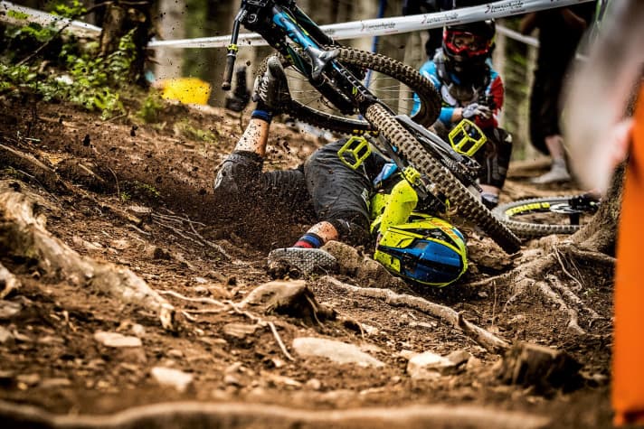   TÜV test 2017: knee protectors for bikers