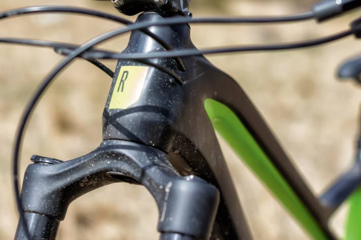   The laboratory values attest to the Rose's low stiffness (37 N/mm). However, as a fairly light rider (75 kg), we couldn't feel any of this on the trail.