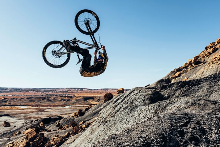   The photo is unsettling. There is hardly any part of the body that is as vulnerable as the spine. Unfortunately, back protectors can only protect against impact, but not against dangerous compression.