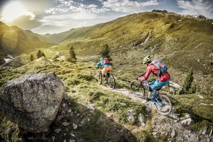   Fairtrail Campagne in Graubünden soll für mehr Toleranz zwischen Bikern und Wanderern sorgen.