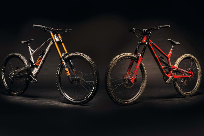   Duel of the aluminium bolides | Commençal (right) versus Alutech: France (we'll count Andorra as one of the Frenchies for now) versus Germany. Not so easy to remain impartial in this duel?