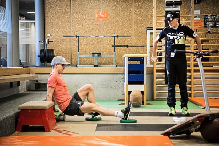   In the studio, he corrects Nino Schurter's movements.