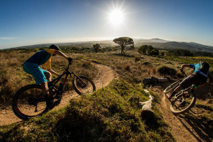   Zwei Linien, die es in sich haben. Die Kurven und Anlieger des G-Spot-Trails sind ein Musterbeispiel für einen Flowtrail. 