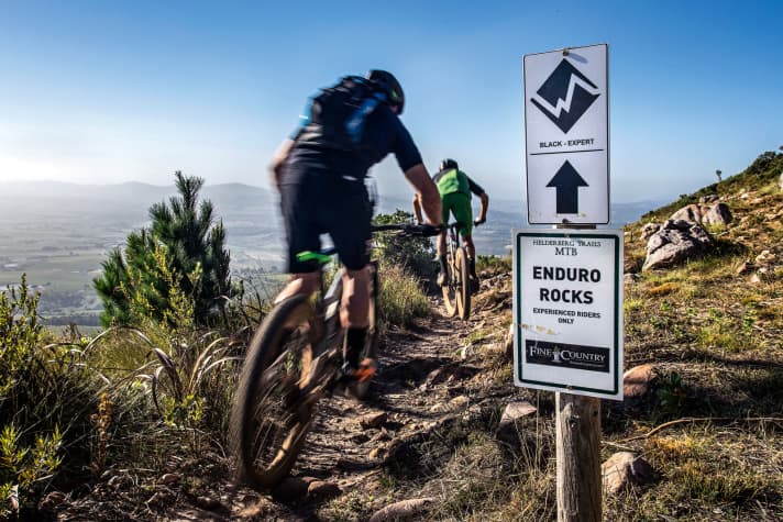   Auf den Enduro-Pisten in Helderberg rumpelt’s deutlich mehr.