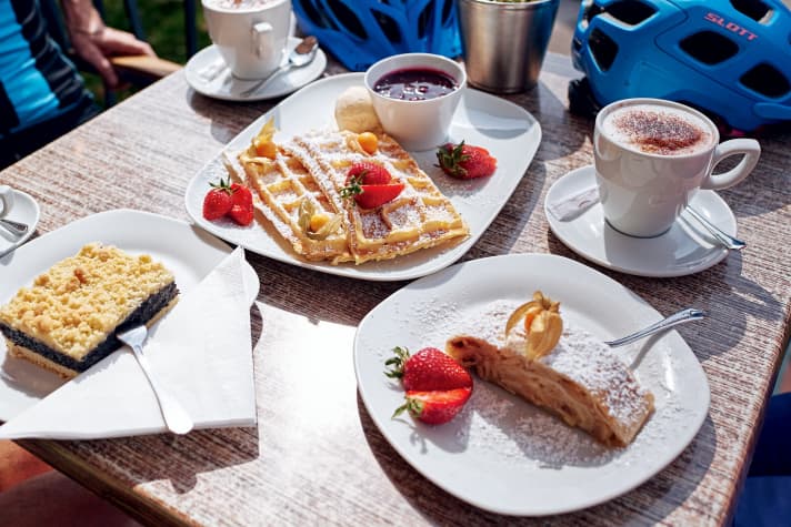   Delicious waffles are served at the Kowalski patisserie at the tour starting point on Salinenplatz.