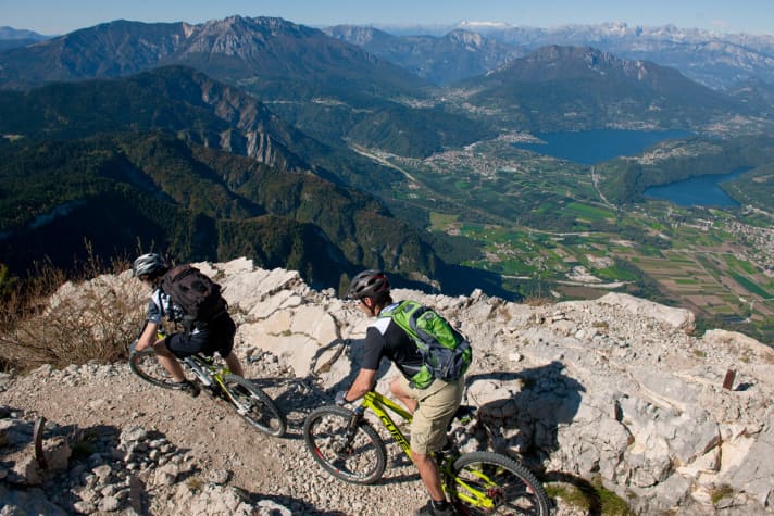  On the ridge of the Cima di Vezzena: view of the Brenta and the Valsugana, where the twin lakes Lago di Levico and Lago di Caldonazo nestle together.