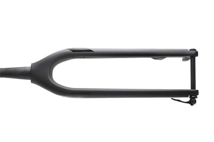   Einbaulänge 470 Millimeter, bis zu 86 Millimeter Reifenfreiheit – die 3T Rigid Team lässt Platz für dicke Reifen und massig Matsch.