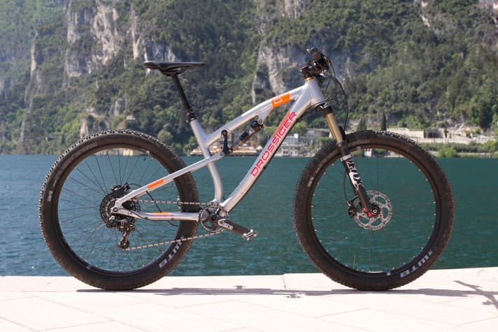 Drössiger is adapting its two all-mountain bikes XRA and XMA to the new plus trend.