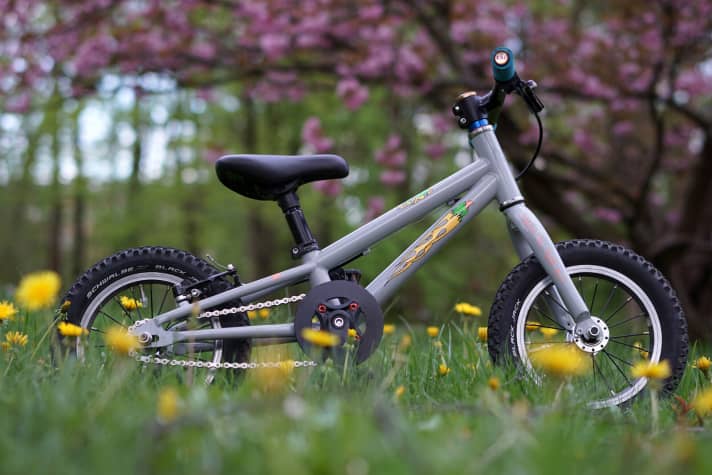 Das BO12 mit 12-Zoll-Rädern war das Urmodell, konzipiert von Firmengründer Sebastian Tegtmeier für dessen damals zweijährigen Sohn. Die aktuelle Version ist nicht mehr aus Stahl, sondern aus Alu.