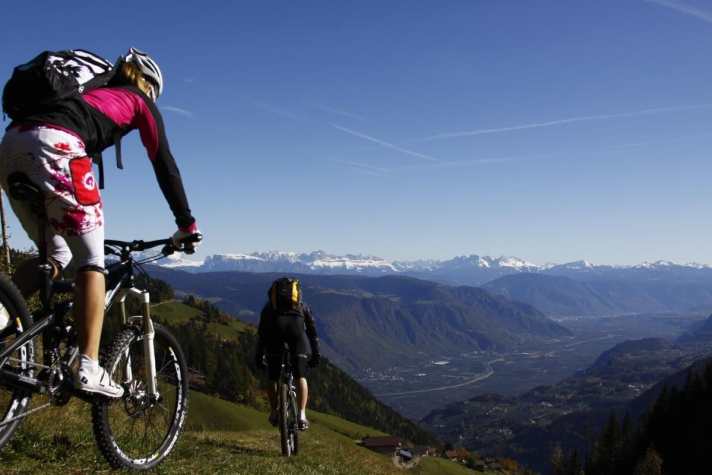 Famous peaks and fine food: There is always a hint of the Mediterranean on the trails of Merano.