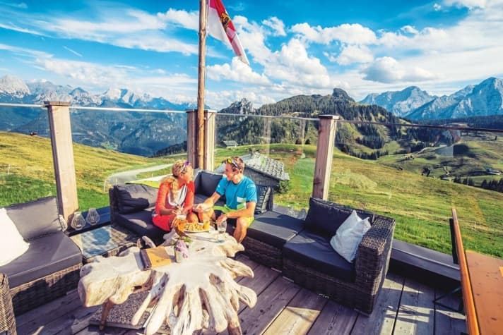   Günther and Hannelore prove with the Kechtalm that even a brand new mountain hut can cut a fine figure.