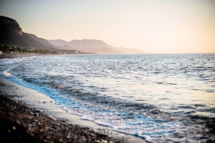   Life by the sea: The water of the Black Sea shimmers dark because of its sediments. Hence its name.