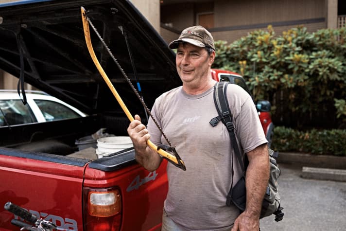   Todd "Digger" Fiander; trail builder: The creator of a film series about biking on the Northshore gives an insight into the art of trail building in "The Last Digg": He uses almost only materials that he finds and plants each new section to remove the traces of construction. A must for every ambitious trail builder!
