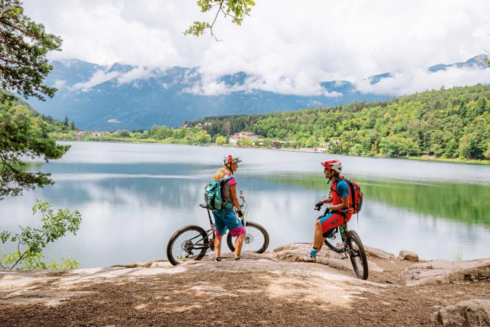   The Montiggl lakes are hidden in a dense nature reserve. Karen and Holger have been organising courses and events here for years.