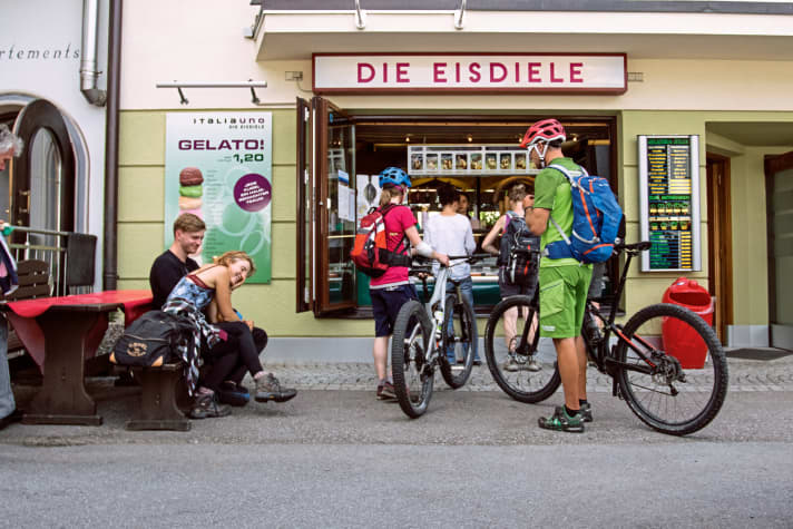   Auf der Wetterstein-Südseite ist man Italien noch ein Stück näher. "Die Eisdiele" heißt bei den Locals "Italia Uno"  Italia Due findet man in Lermoos. 