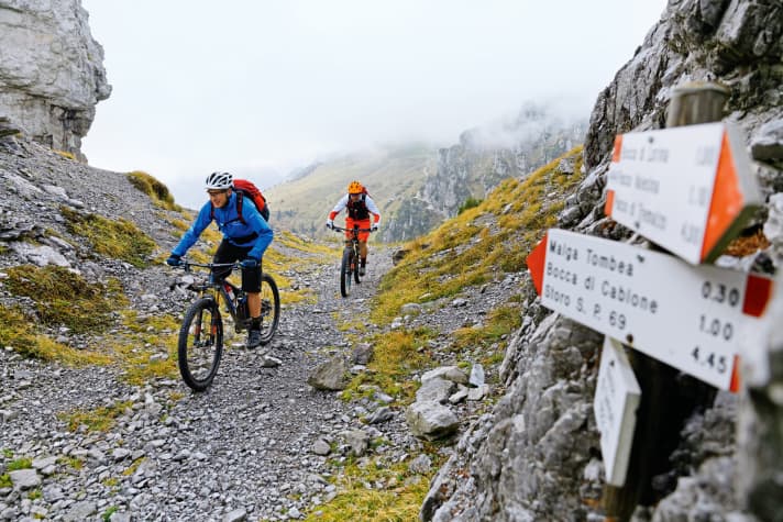   When the bike computer spit out an average temperature of six degrees Celsius at the end of the day, I knew why we were shivering so much here at the Bocca di Campei.