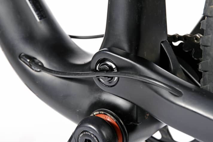   The chafe-free cable routing on the Simplon is pleasing.