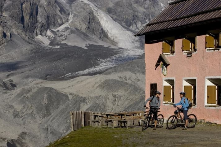   Frühmorgens auf der Schaubachhütte. Bis hier ginge es auch mit dem Lift.
