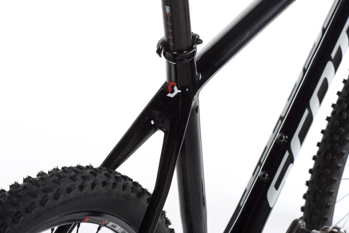   Slim stays and a thin seat post are designed to make the Scale significantly more comfortable.