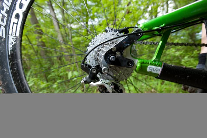   Bei der Deore XT wandert die Kette hinten nun über zehn Ritzel, vorne bleibt es bei dreifach.