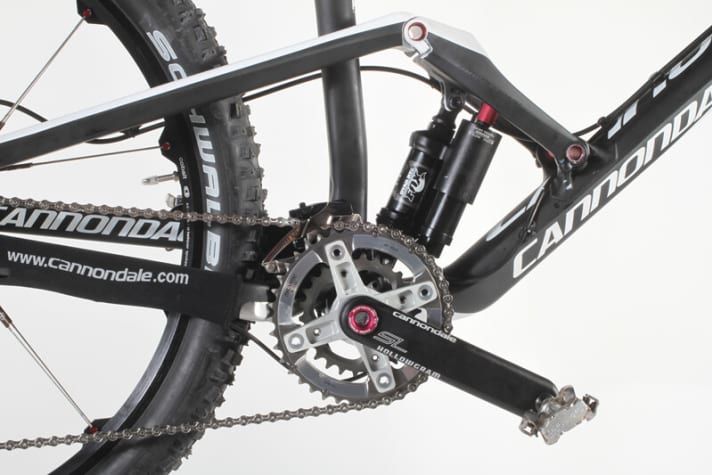   The Cannondale Hollowgram double crankset is a matter of taste, but saves weight. The low shock optimises the centre of gravity.