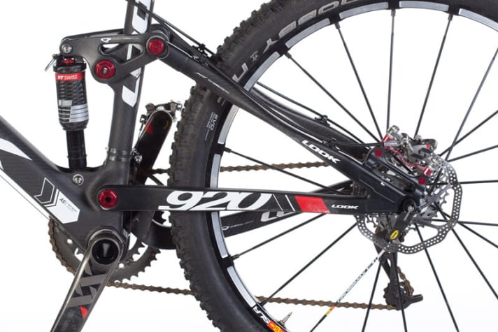   Look dispenses with a pivot point on the rear triangle, the necessary flex is provided by the flattened seat stays.