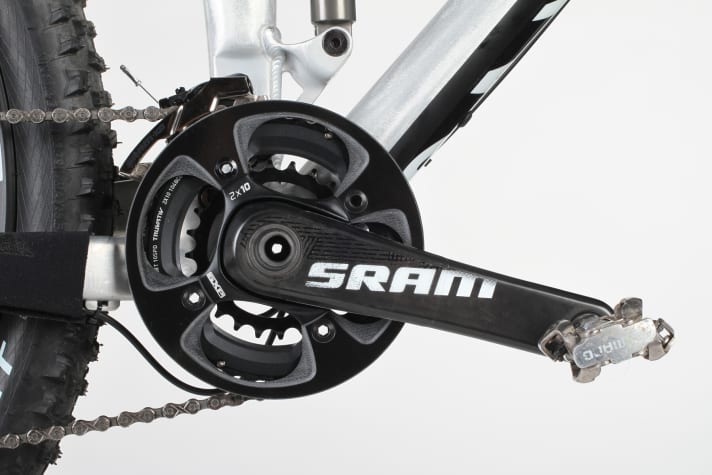   Zweifach-Kurbel (38/24) und 20 Gänge muss man mögen. Ist nicht für jeden die optimale Lösung.