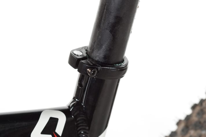   Warum kein Schnellspanner? Zum Verstellen der Sitzhöhe benötigen Sie mit der Sattelklemme immer einen Inbus-Schlüssel.