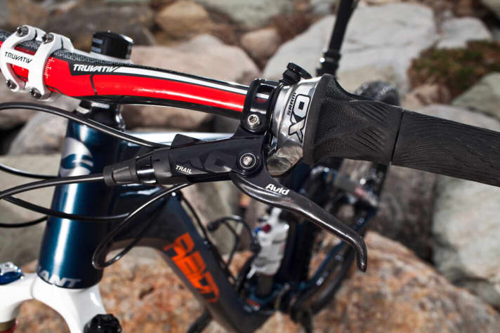   The XO Trail brake comes with a carbon lever for the aftermarket.