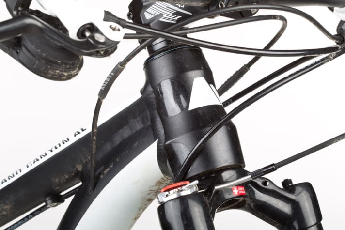   Like Stevens, the Canyon comes with an extremely short head tube. Good idea, but too low at the front for our taste.