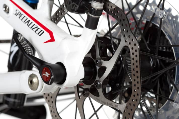   Steckachsen helfen, mehr Steifigkeit ins 29er zu bringen. Die Rahmen von Fuji und Giant besitzen keine.