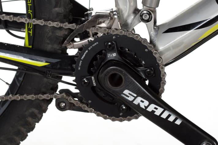   A double crank with 36/22 teeth is enough to get to every summit. When riding hard, the chain can jump off the guide.