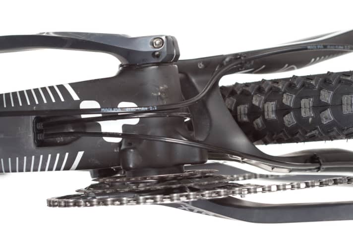   Limited area of application? Not with the HPC SLT. The developers have even thought of an ISCG mount for chain guides. Clean cable routing!