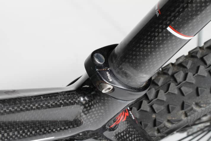   Die Klemmung hinterließ Abdrücke im Carbon.