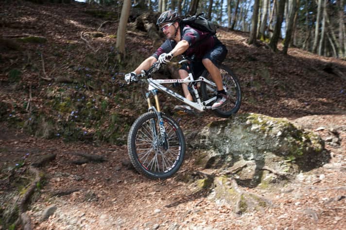   BIKE-Chefredakteur Josh Welz unterwegs im Gelände