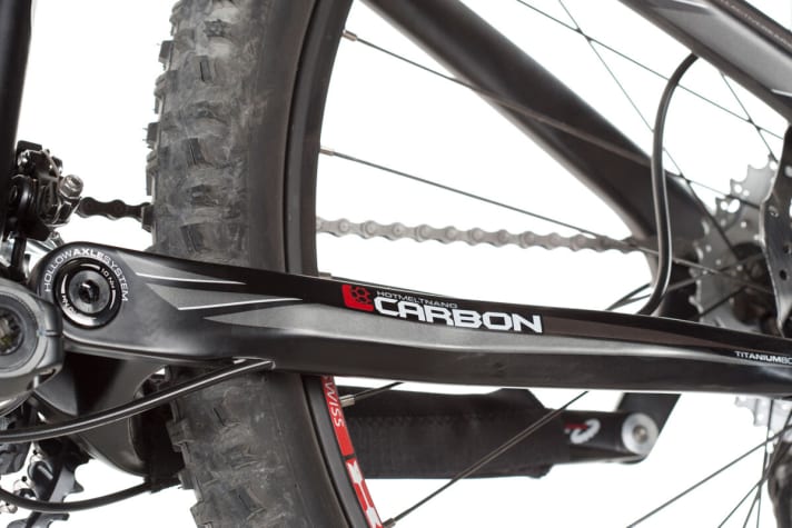   Nice and tidy on the one hand, but difficult to fit on the other. The brake line must be opened when dismantling.