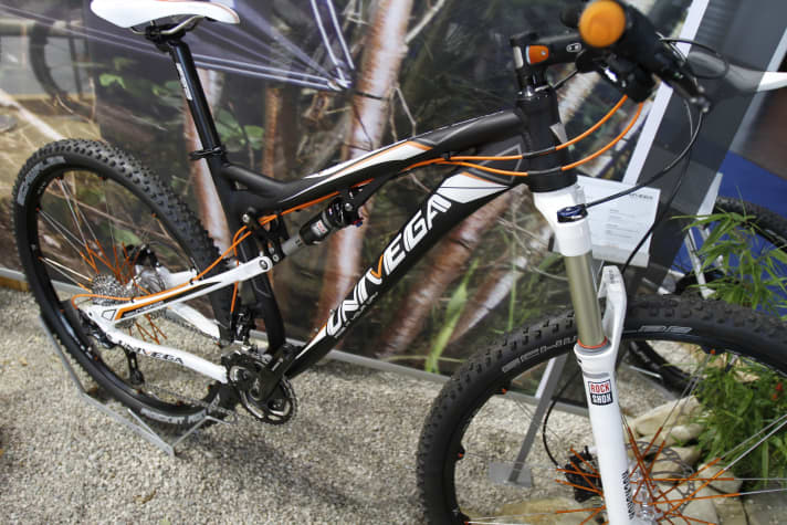   Mit 130er-Gabel und 120 Milimetern am Heck gehört das 29er-Fully zur All Mountain-Klasse.