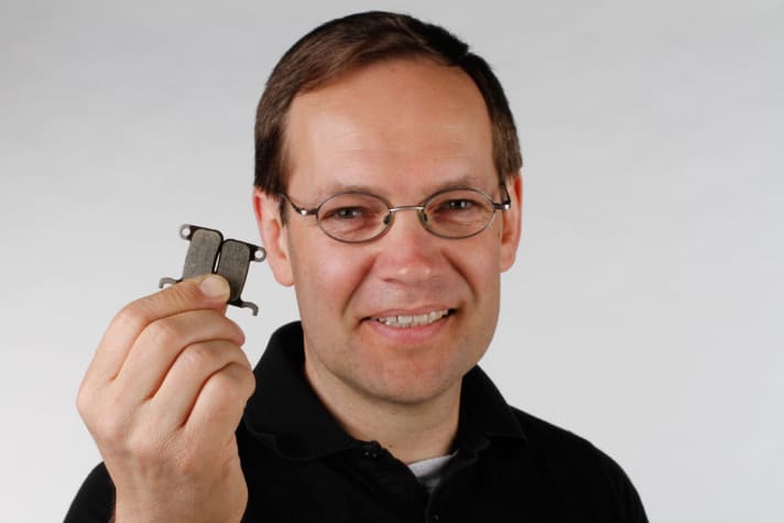 Test laboratory manager Hans-Peter Ettenberger explains how you can help yourself. | n.