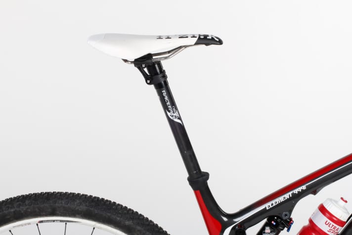   Rocky Mountain loses a good 200 grams in saddle and seatpost to Stöckli & Co. More would have been possible!