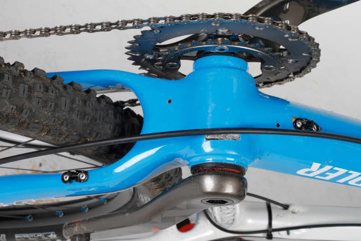   The cable guide clamps are easy to lose. Cable ties would make more sense.