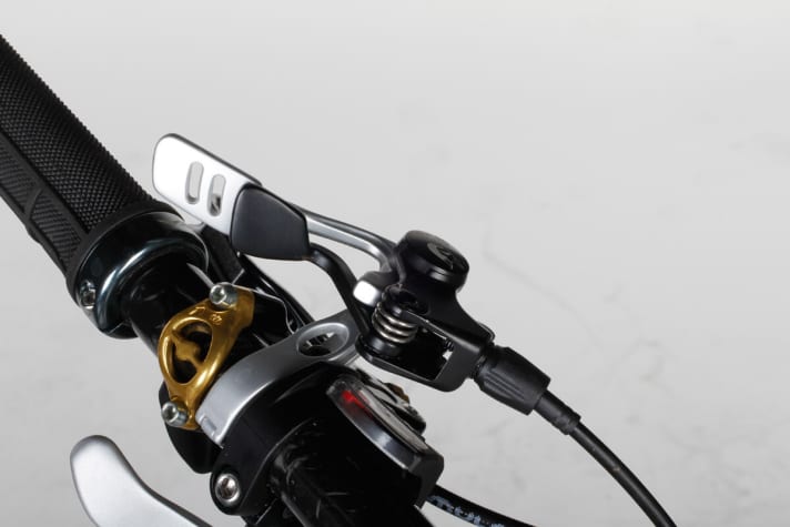   A must for our pro testers: the handlebar remote. Also fitted to Simplon, Bergamont and Rose.