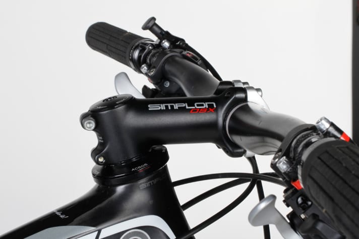   Selectable angle and length: Simplon's stem, spacers and handlebars can be exchanged at no extra charge.
